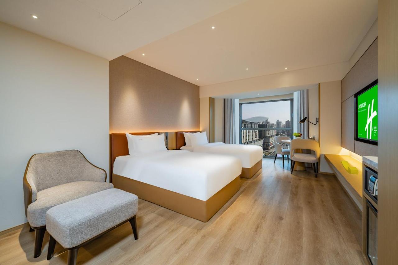 Holiday Inn Shanghai Huaxia By Ihg - Overlooking City Scenery At Sky View Restaurant Bagian luar foto