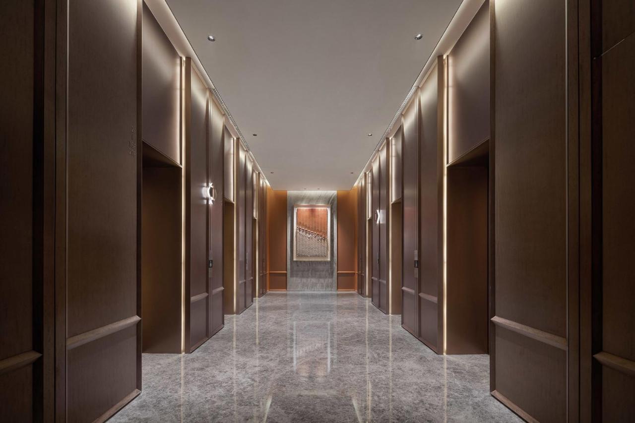Holiday Inn Shanghai Huaxia By Ihg - Overlooking City Scenery At Sky View Restaurant Bagian luar foto