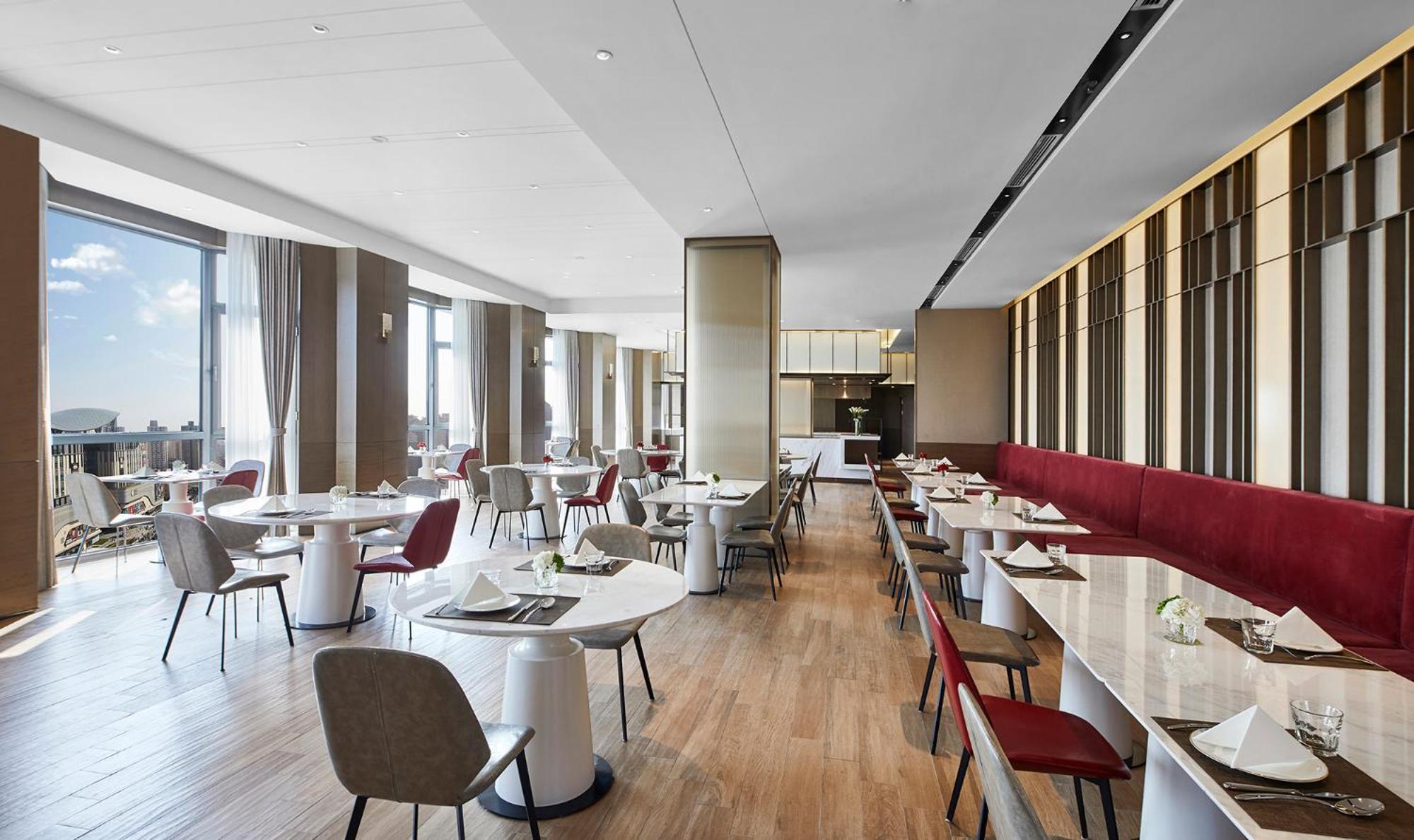 Holiday Inn Shanghai Huaxia By Ihg - Overlooking City Scenery At Sky View Restaurant Bagian luar foto
